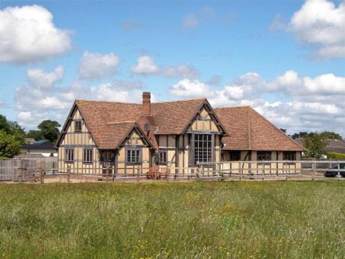 Wesham Villa | FLETCHERS HALL COVERED POOL Heated