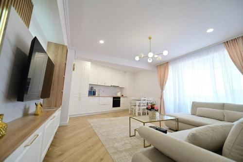 Selimbar Apartment | FLH - SIBIU - The Evolution LUXURY Apt - 2 Bedrooms, 1 Livingroom, 2BA with 3 ACs Units and Panoramic view - Sleeps 6 - Shopping City Mall