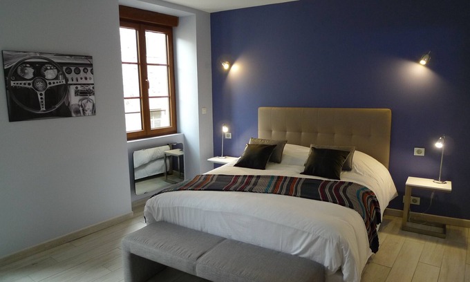 Sancerre House | Flint residence in the heart of Sancerre