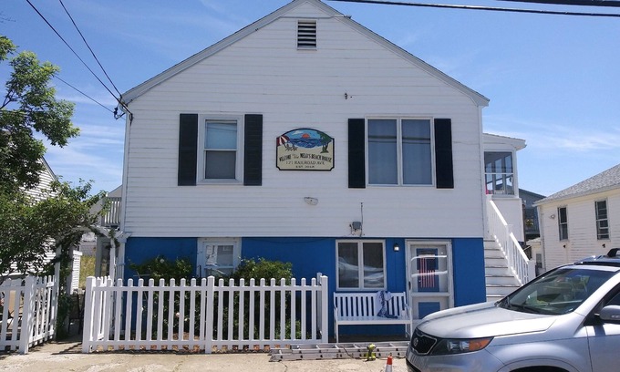 Salisbury Beach Apartment | Flip Flop, Salisbury Beach, Melo's Beach House rentals