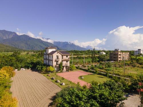 Shoufeng Bed & Breakfast | Floral Land B&B