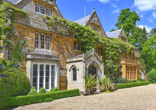 Pottersbury House | Flore House