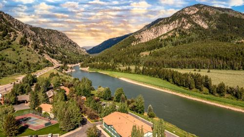 Alpine Cabin | Flying Saddle Resort and Steak House