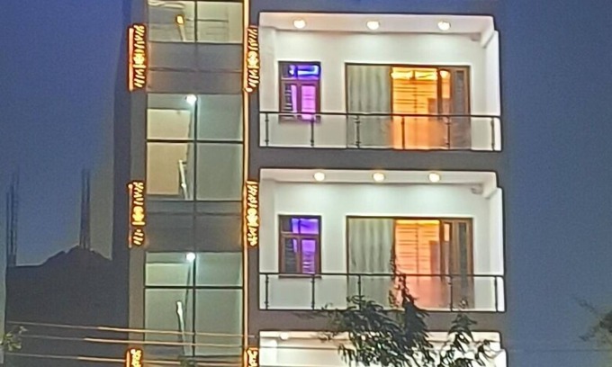 Noida House | FNG GUEST HOUSE