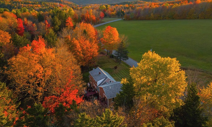 Jacksonville House | Foliage Galore! 14mi to Mt. Snow, Arcade, King Bed