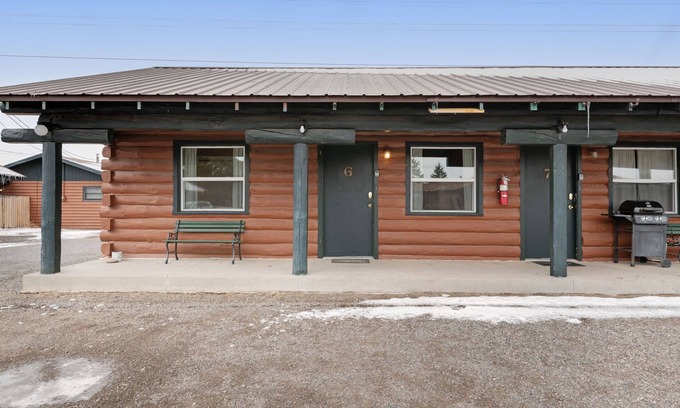 South Fork Cabin | Foothills Lodge 6 - South Fork