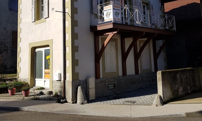 Genevois House | For 4 max Maisonette end 1800 village center of Le Châble 74160 15mins Geneva.