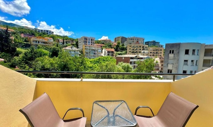 Becici Apartment | For-A Apartmani