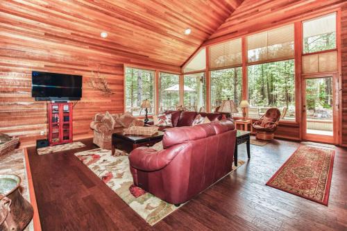 Black Butte Ranch House | Forest Escape - GM 428