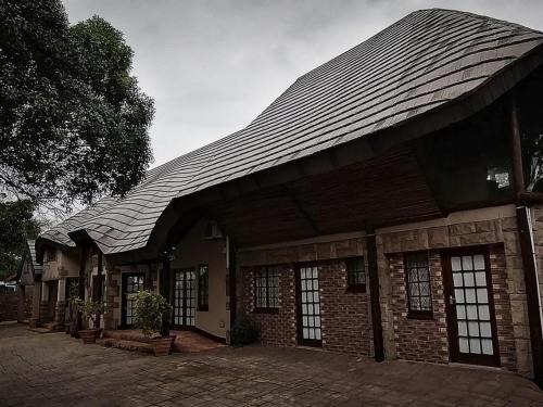 Richards Bay Cabin | Forest Lodge