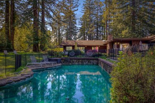 Freestone House | Forest Ridge - Private Pool, Hot Tub, Yoga Room and Sauna