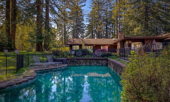 Freestone House | Forest Ridge - Private Estate w/Hot Tub and Sauna