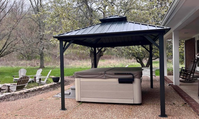 Franklin Cabin | Fork Inns Romantic 2BR apt/cabin- opt hottub SHR23