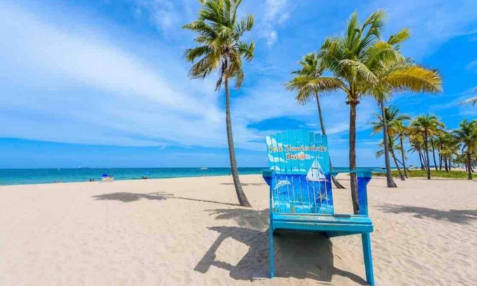 Harbordale House | Fort Lauderdale Harbourside Flats#3 - Centrally Located!