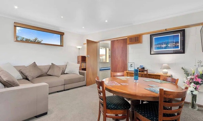 Lindisfarne Cottage | Forty South Cottage A Secluded Waterside Getaway