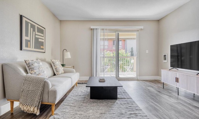 Foster City Apartment | Foster City 2BR w Gym WD nr Visa Paypal SFO-764