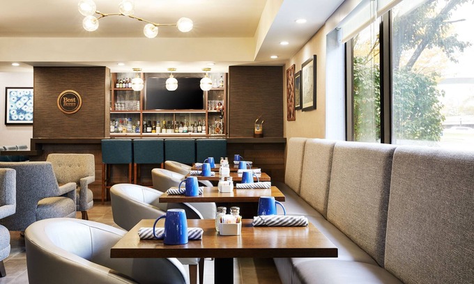 Westchester Hotel | Four Points by Sheraton Chicago Westchester/Oak Brook