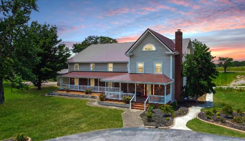 Glasgow Hotel | Four Seasons Country Inn