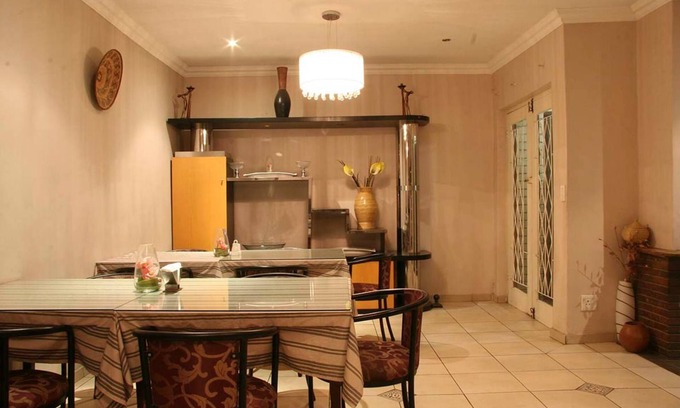 Greater Johannesburg Metropolitan Area House | Four Seasons Lehae Guest House