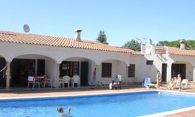 L'Escala Villa | FRANCIAC: HOUSE WITH COMMUNITY POOL + FREE WIFI