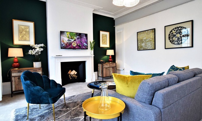 Clifton Apartment | Frederick Place Your Apartment