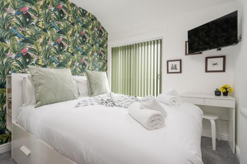 Offerton Park Apartment | Fredo's Apartment - 1 bed, Free Parking, Wi-Fi, Hospital