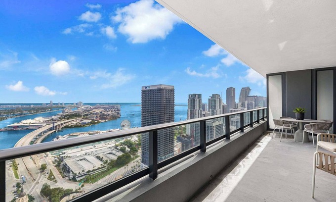 Overtown Condo | FREE Parking & Bay Views | Spacious Condo