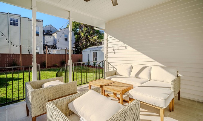 Touro Condo | *FREE* Parking/Renovated Gem near French Qtr