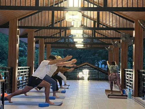 Son Trach Hotel | Free Yoga Center - Nguyen Shack