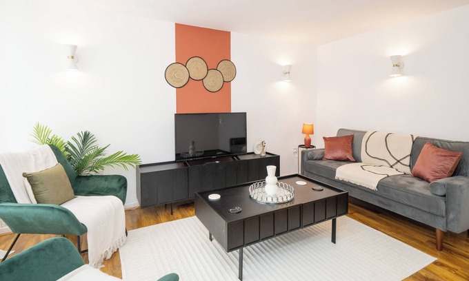 Five Oak Green House | Fresh new 3BRhouse close to town