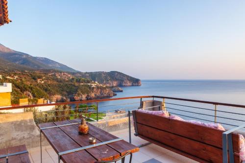 Limnionas House | Frictories station of residency