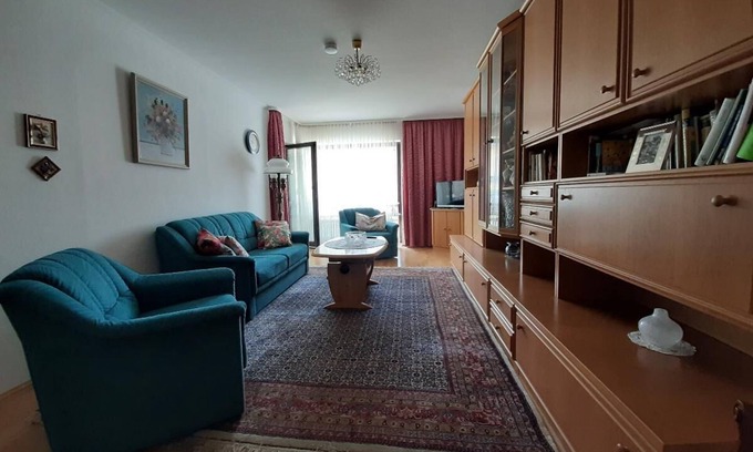 Bad Fuessing Apartment | Friendly furnished luxury vacation apartment with box-spring bed and garden access