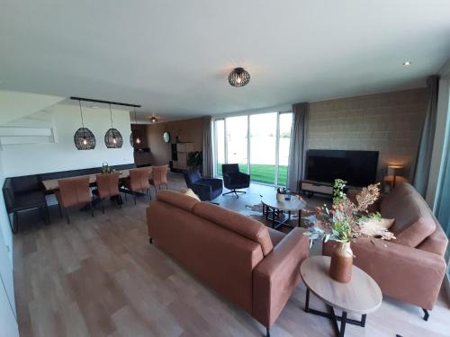 Leons House | Frisian Home with furry friends, cleaning included