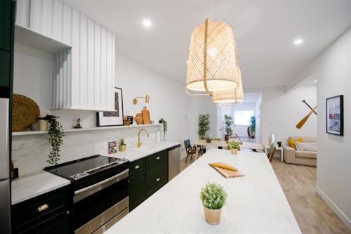 Sainte-Marie Apartment | Frontenac residences