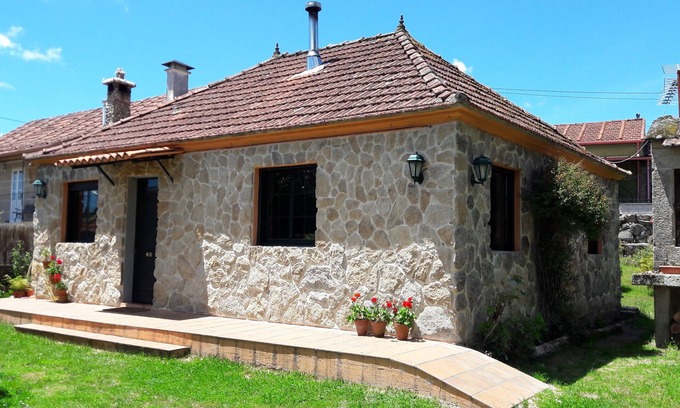 Ponte Caldelas House | FULL house with enclosed property, garden and barbecue. SEPTEMBER 80€/noche