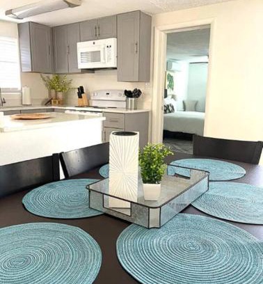 Southgate House | Fully Fenced With Hot tub near Siesta Key Bridge