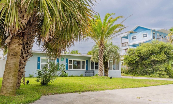 Villa Primera House | Fully Fenced Yard with Beautiful Patio & Authentic Beach Vibes