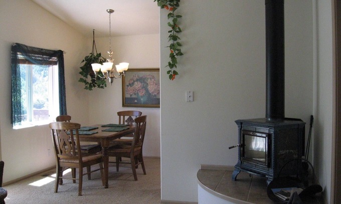 Myrtle Creek Other | Fully Furnished Guesthouse On Small Working Farm 3 Miles Off Of I-5 In Sw Oregon