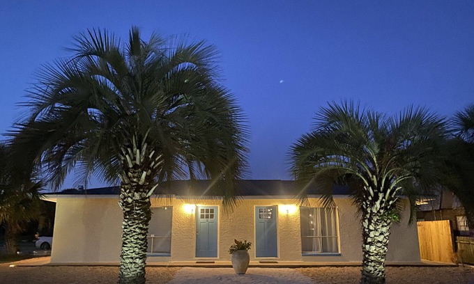 El Centro Beach Condo | Fully Renovated, Steps from Beach with Gulf Views. Pet Friendly!