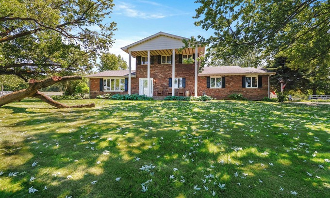 Wheeler Other | Fun at the Farm House - Charming 3-bedroom farmhouse in lovely Valparaiso