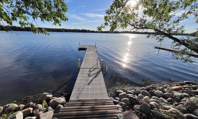 Zimmerman Cabin | Fun lake cabin .WiFi, AC . Kayak,sup boards all the things you need to relax.