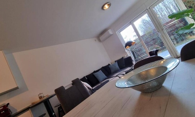 Zagreb House | Funktastic Townhomes w/2BA, Green Patio & 70' TV