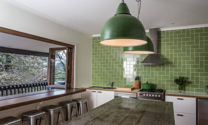 Healesville Hotel | Furmston House & Studio
