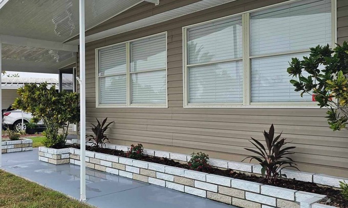 Palmetto House | Furnished and Updated 2 bed 2 baths in Colony Cove, Ellenton, FL