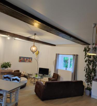 Chailland House | Gîte à la ferme Les Berges Rient