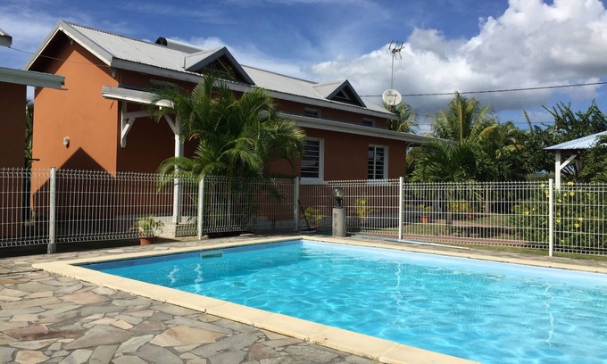 Lamentin Cottage | Gîte Aloé Véra- RESIDENCE LES KALBASSIERS