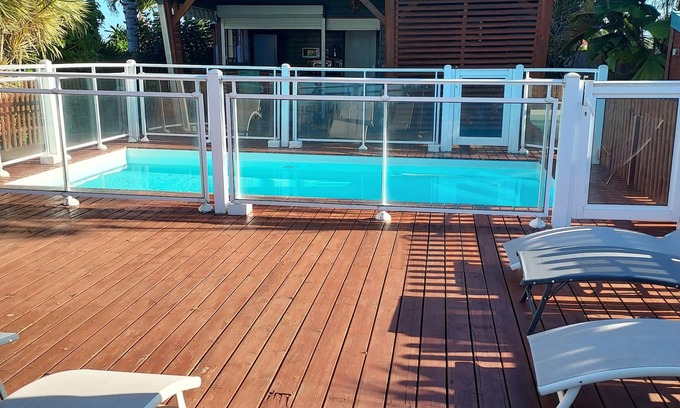 Capesterre-Belle-Eau Cottage | Gîte Atypique 8 per. Private pool - 2-star sea view