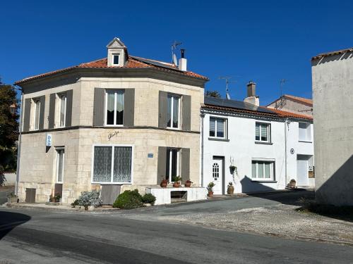 Chenac-Saint-Seurin-d'Uzet House | Gîte Chez Gladys