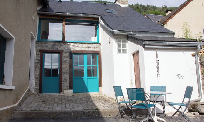 Gouaux House | Gîte Dans un Petit Village de Montagne Pour 6 Personnes