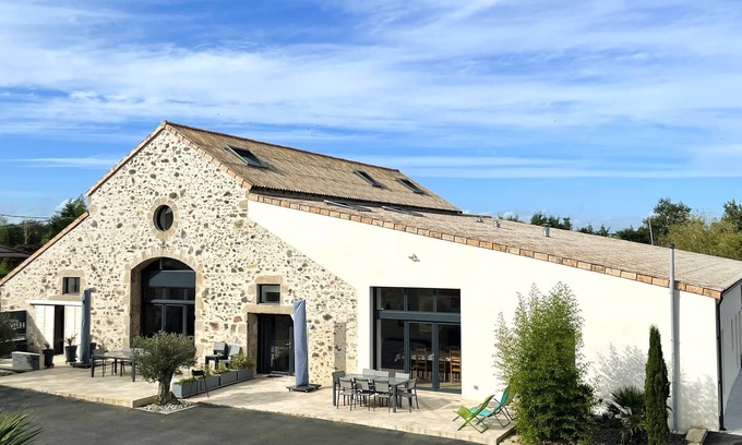 Saint-Macaire-en-Mauges House | Gîte de Charme, au Cœur de L'anjou et à 25 min du Puy du Fou